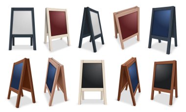 Açık hava yazı tahtası modeli. Boş tebeşir menü tahtaları, ahşap çerçeveli karatahta görüntüleme şablonu izole vektör illüstrasyon seti. Reklam metni için boş tahta, kafe duyurusu