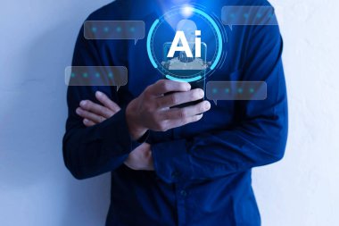 Akıllı telefonlarda sohbet robotları OpenAI tarafından geliştirilen yapay zeka ile AiChat geleceğin teknolojisini yaratıyor, çevrimiçi robotlar iş dünyasında gelişiyor.