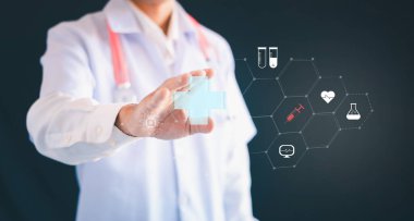 Tıbbi teknoloji doktorları, gelecekteki hasta tedavisinin doğruluğunu saptamak, tedavi etmek ve geliştirmek için yapay zeka robotları kullanır..