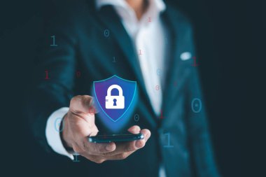 Güvenlik paylaşılan bir sorumluluktur ve herkes kendini ve örgütlerini korumada bir rol oynamalı..