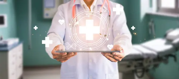 Yapay Zeka Tıbbi Teknolojisi Doktorlar, hasta tedavisinin doğruluğunu artırmak için yapay zeka teknolojisini kullanarak hastaların fiziksel sağlıklarını kontrol ederler..