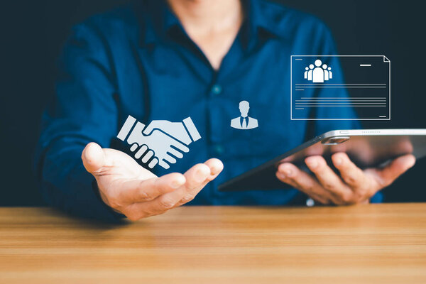 Поиск подходящих людей, рабочих мест, бизнес-мышления, управления взаимоотношениями и глобальной структуры.