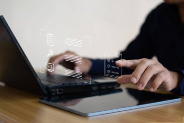 Çevrimiçi anket: Doğru cevabı seçin, çevrimiçi anketi doldurun ve soruları cevaplayın