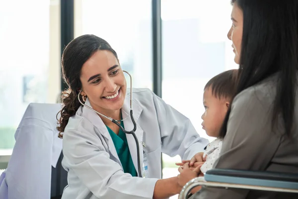 Young Female Pediatric Doctor Teases Little Asian Boy Medical Examination — Stock Photo, Image