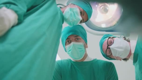 Specialista Chirurgové Asistenti Tým Diskutovat Analyzovat Profesionálním Lékařem Pro Chirurgické — Stock video