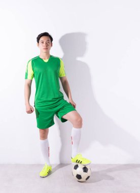 Genç Asyalı futbolcunun görüntüsü