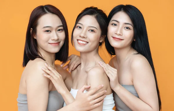 Фотографія Трьох Молодих Азіатських Жінок — стокове фото