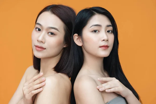 Фотографія Двох Молодих Азіатських Жінок — стокове фото