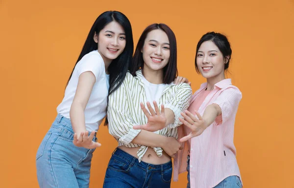 Kép Fiatal Három Ázsiai Lány Háttérben — Stock Fotó