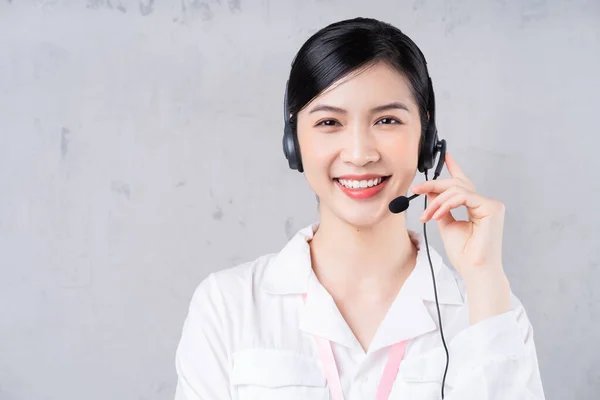 Portrait Young Asian Operator Background — Stock Photo, Image