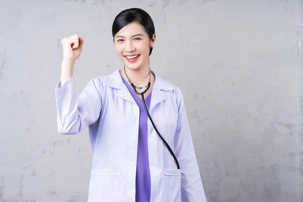 Retrato Jovem Asiático Médico Feminino — Fotografia de Stock