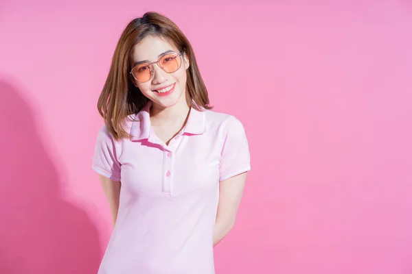 Photo Young Asian Girl Posing Pink Background — Stock Photo, Image