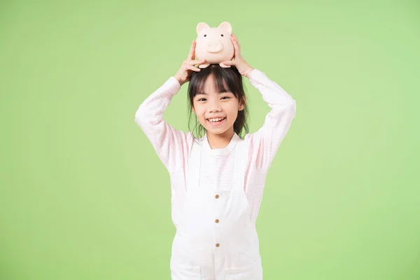 Ritratto Bambino Asiatico Sfondo Verde — Foto Stock
