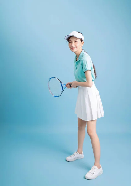 亚洲女孩打网球的图像 — 图库照片