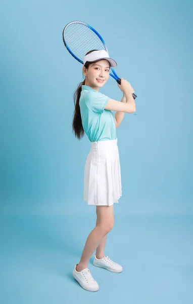 Afbeelding Van Jong Aziatisch Meisje Spelen Tennis — Stockfoto