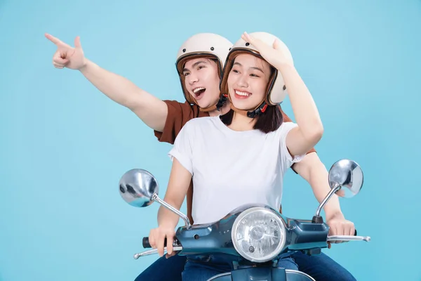 Young Asian Couple Ride Scooter Background — Stock Photo, Image