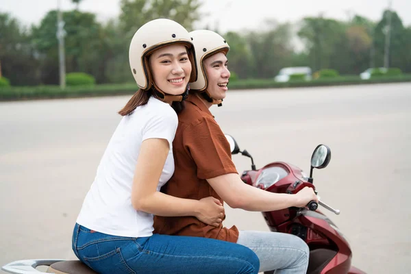 Young Asian Couple Motorbike — Stock Photo, Image