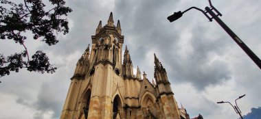 Bogot, Kolombiya 'daki Lourdes Leydisi Bazilikası.