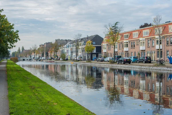Häuser Amsterdam Spiegelbild Des Kanals — Stockfoto