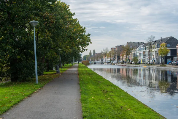 Aterro Canal Amsterdã — Fotografia de Stock