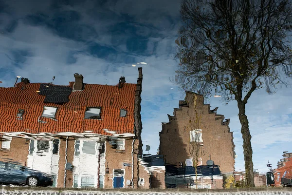 Domy Amsterdamu Odrazu Kanálu — Stock fotografie
