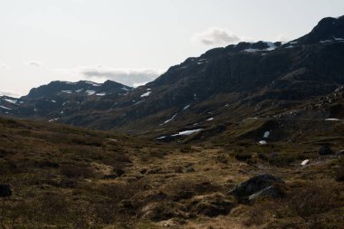 Karlı Dağlarla Jotunheimen Manzarası