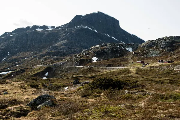 Karlı Dağlarla Jotunheimen Manzarası