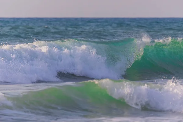 Штормовые Волны Средиземноморском Побережье Пляжи Израиля — стоковое фото