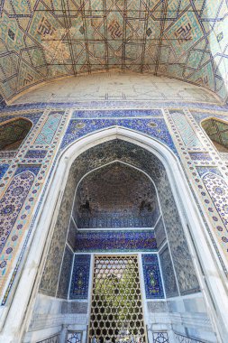  Semerkand, Özbekistan - Ekim. - 10. 2024: Registan Meydanı 'ndaki medresenin eski desenleri
