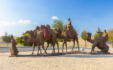 Semerkand 'da hareket eden bir kervanın kompozisyonu