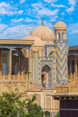 Semerkand, Özbekistan - Ekim. - 10. 2024: Semerkand 'daki Khazret-Khizr Camii