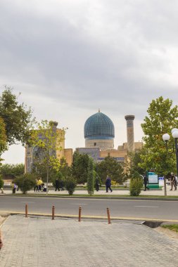 Semerkand, Özbekistan - Ekim. - 10. 2024: Semerkand 'daki medreselerden biri