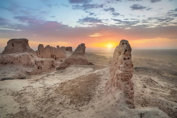 Руины Древней Хорезмской Крепости Аяз Кала Пустыне Кызылкум Восходе Солнца — стоковое фото