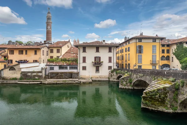 Palazzolo Sull Oglio Itálie Město Starým Kamenným Mostem Přes Řeku — Stock fotografie
