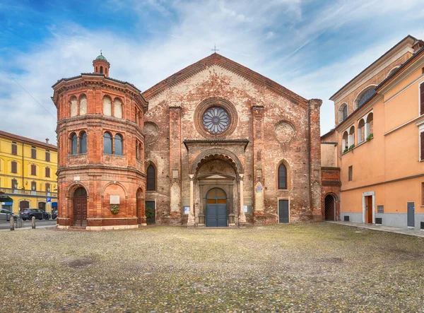 意大利克雷莫纳 圣卢卡大教堂 Chiesa San Luca 该市最古老的教堂之一 第一块石头建于1165年 — 图库照片