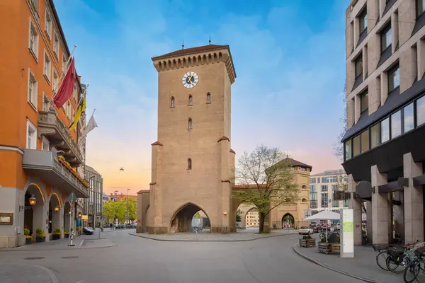 Münih Almanya Isartor Veya Isar Kapısı Manzarası Ortaçağ Şehir Kapısı — Stok fotoğraf
