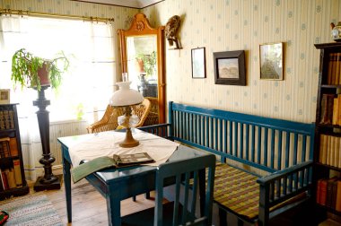 Lund İsveç 'teki Kulturen Müzesi' nde geleneksel bir İsveç ya da İskandinav iç mimarisi. Tarihi binalar ve 1930 'ların eski zamanlarındaki hayat. Yüksek kalite fotoğraf