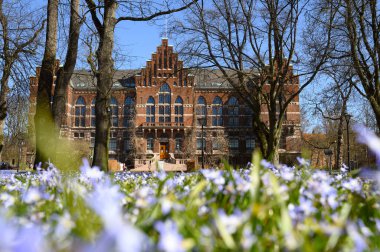 Nisan 2025 'te Lund Üniversitesi Kütüphanesi. Skane İsveç. Yüksek kalite fotoğraf