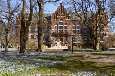 Nisan 2025 'te Lund Üniversitesi Kütüphanesi. Skane İsveç. Yüksek kalite fotoğraf