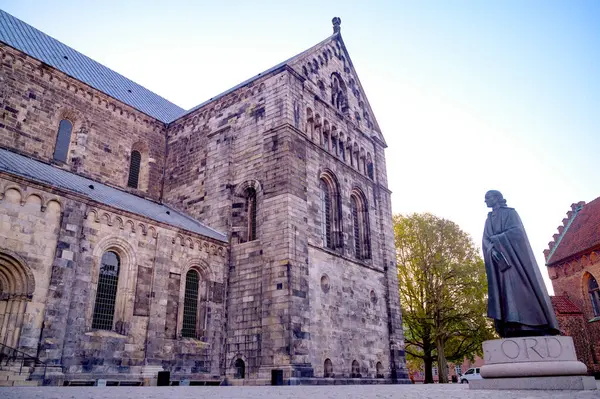 Lund Katedrali Lunds Domkyrka İsveç Skane 2025 Lüteryen Kilisesi. Yüksek kalite fotoğraf