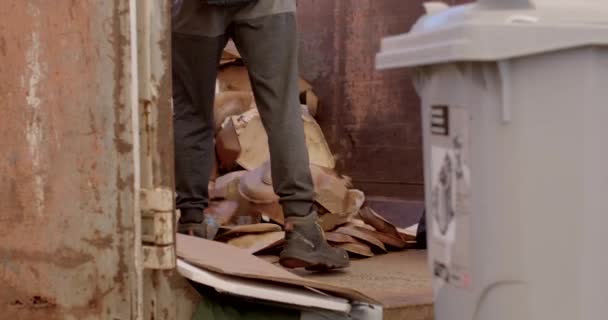 Man Loading Garbage Waste Sorting Important Activity Industries Process Material — Video