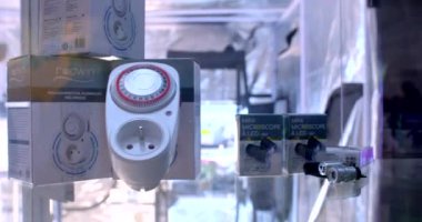 Growbox kontrolörleri ve uzaktan kumandalar. Uluslararası Esrar ve İlaç Fuarı 'nda kapalı alandaki yetiştirme sistemlerini tamamlayın. 5.11.2022 Beranovych 667, Prag, Çek Cumhuriyeti