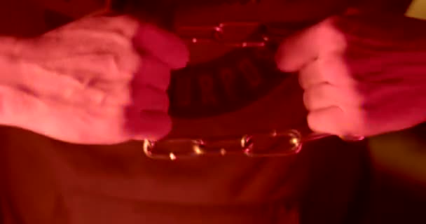 Tensioning Chain Hands Man Light Police Flashing Lights Illustration Stiffness — Vídeo de stock