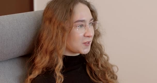 Porträt Eines Jährigen Mädchens Termin Bei Einem Psychotherapeuten Spezielle Programme — Stockvideo