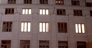 Bazı işçiler için esnek çalışma saatleri, özellikle iş ve diğer taahhütlerin birleştirilmesine olanak sağlıyorsa veya gece çalışmayı tercih ediyorlarsa, gece vardiyaları uygun bir iş seçeneği olabilir..