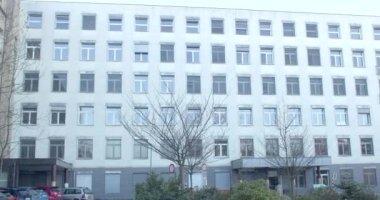 Görsel rahatlık çok sayıda pencere ön cephesi açık karşılama görünümü oluşturmaya katkıda bulunabilir özellikle önemli binalar olabilir ofis kompleksleri CZ Prag Motol 20.12.23