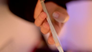 Nasıl yapılacağı ile ilgili videolar, özel telefon uygulaması teknik desteğinin nasıl kullanılacağı ile ilgili adım talimatlarını göster: Telefonunuzla teknik sorunları açıklayın ve çözün
