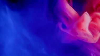 Bu soyut duman arka plan çeşitli tasarım projeleri için büyüleyici mavi ve kırmızı renkler