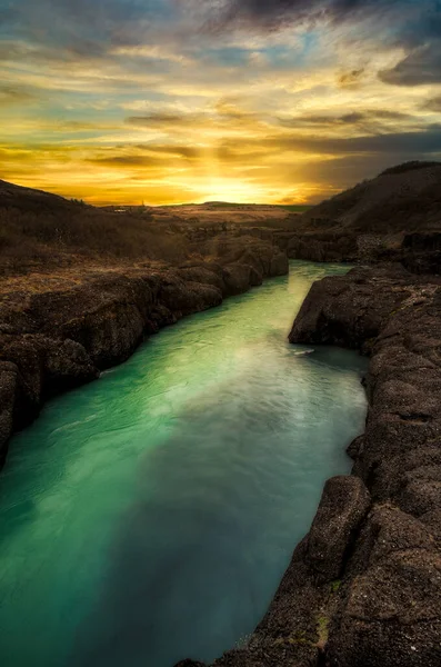 冰岛奥福萨河是一个北欧岛国 以火山 间歇泉 温泉和熔岩场的壮观景观为特点 — 图库照片