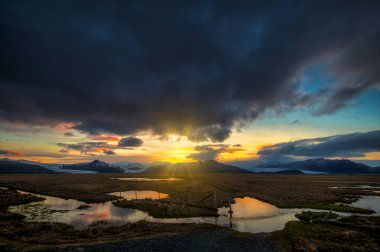 İzlanda 'da çevre yolu manzarası